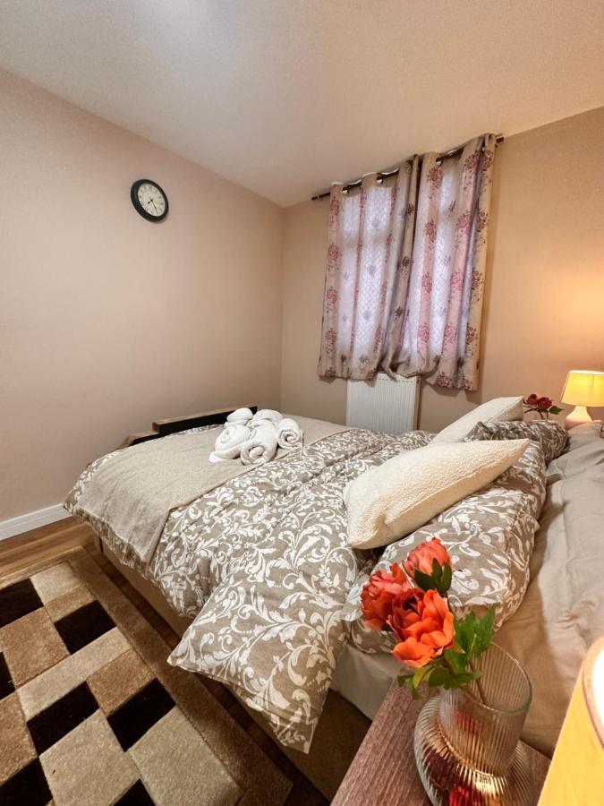Canary Wharf Single Double And En-Suite Rooms London Exteriör bild