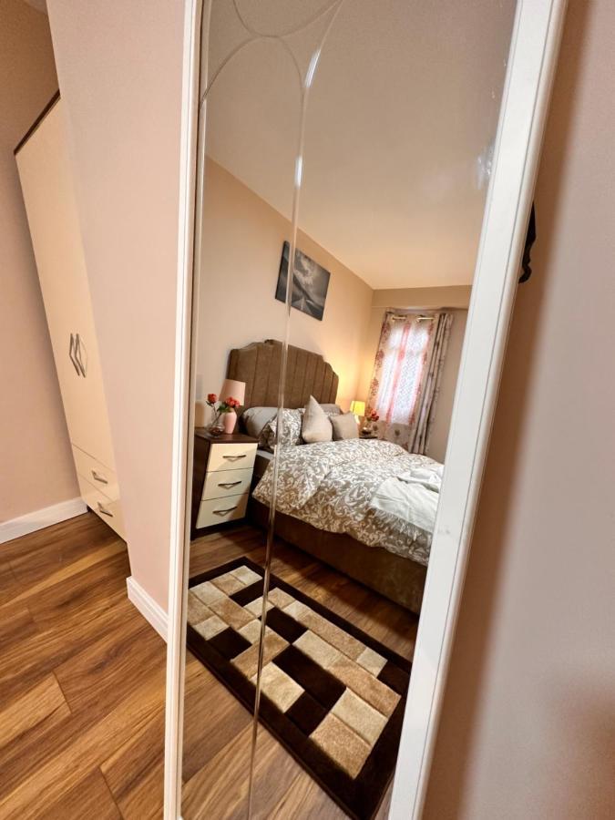 Canary Wharf Single Double And En-Suite Rooms London Exteriör bild