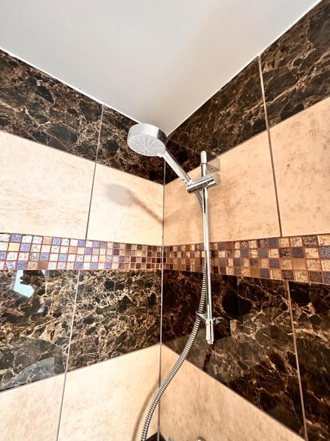 Canary Wharf Single Double And En-Suite Rooms London Exteriör bild