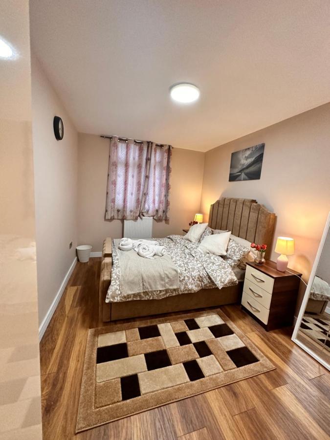 Canary Wharf Single Double And En-Suite Rooms London Exteriör bild