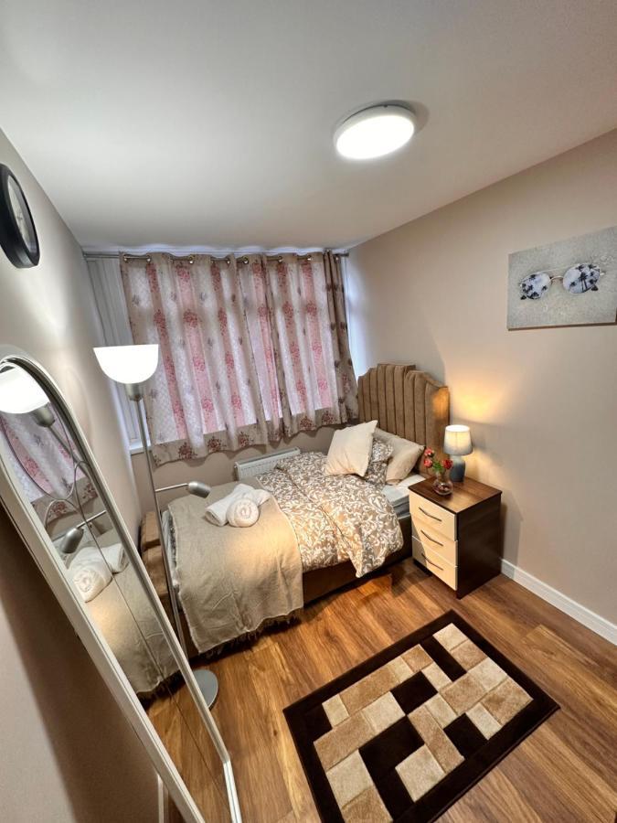 Canary Wharf Single Double And En-Suite Rooms London Exteriör bild