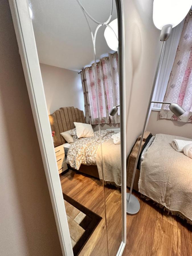Canary Wharf Single Double And En-Suite Rooms London Exteriör bild