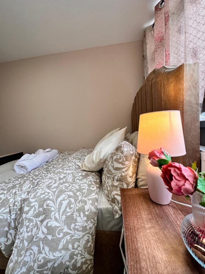 Canary Wharf Single Double And En-Suite Rooms London Exteriör bild