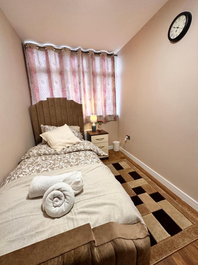 Canary Wharf Single Double And En-Suite Rooms London Exteriör bild