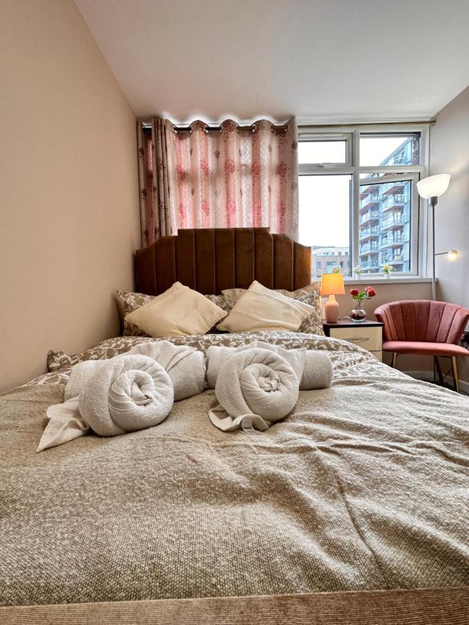 Canary Wharf Single Double And En-Suite Rooms London Exteriör bild