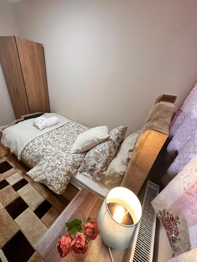 Canary Wharf Single Double And En-Suite Rooms London Exteriör bild