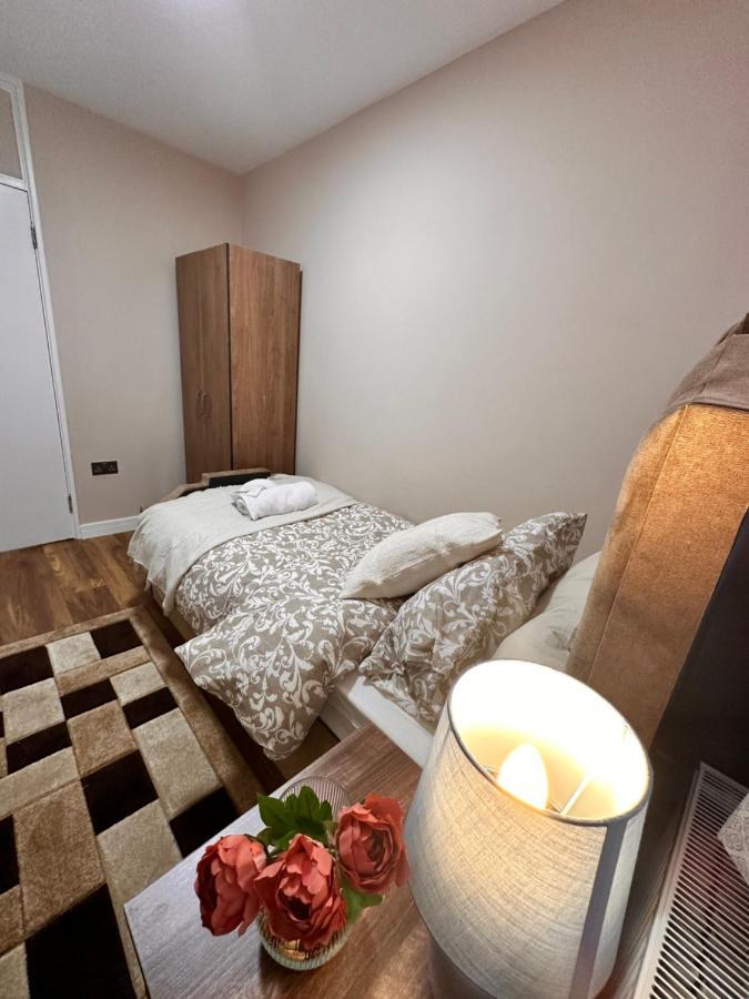 Canary Wharf Single Double And En-Suite Rooms London Exteriör bild