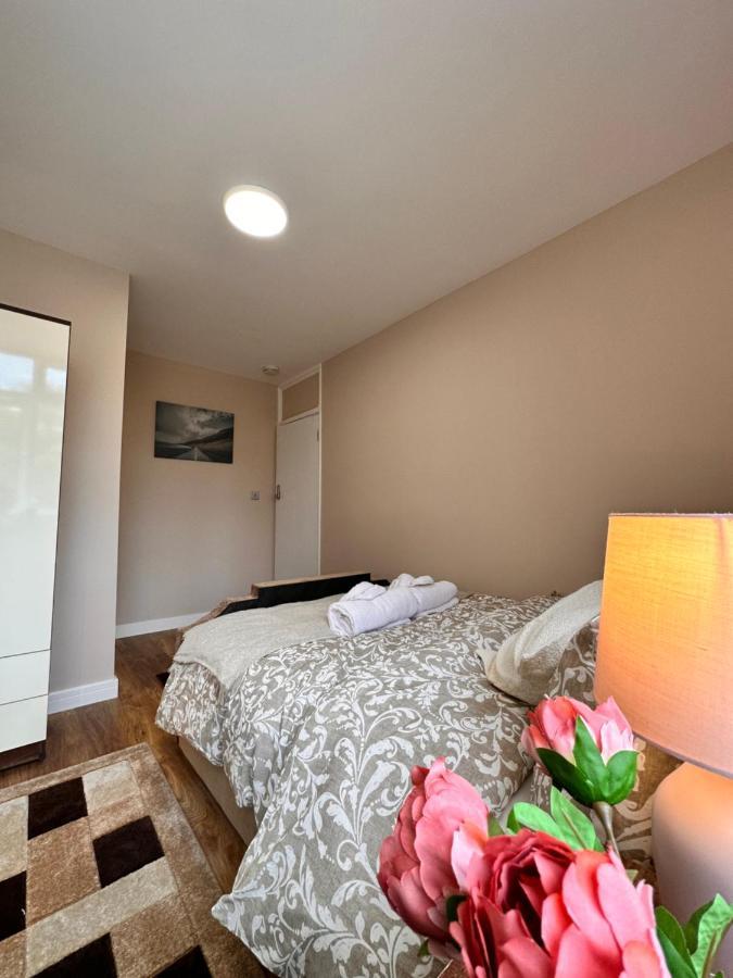 Canary Wharf Single Double And En-Suite Rooms London Exteriör bild